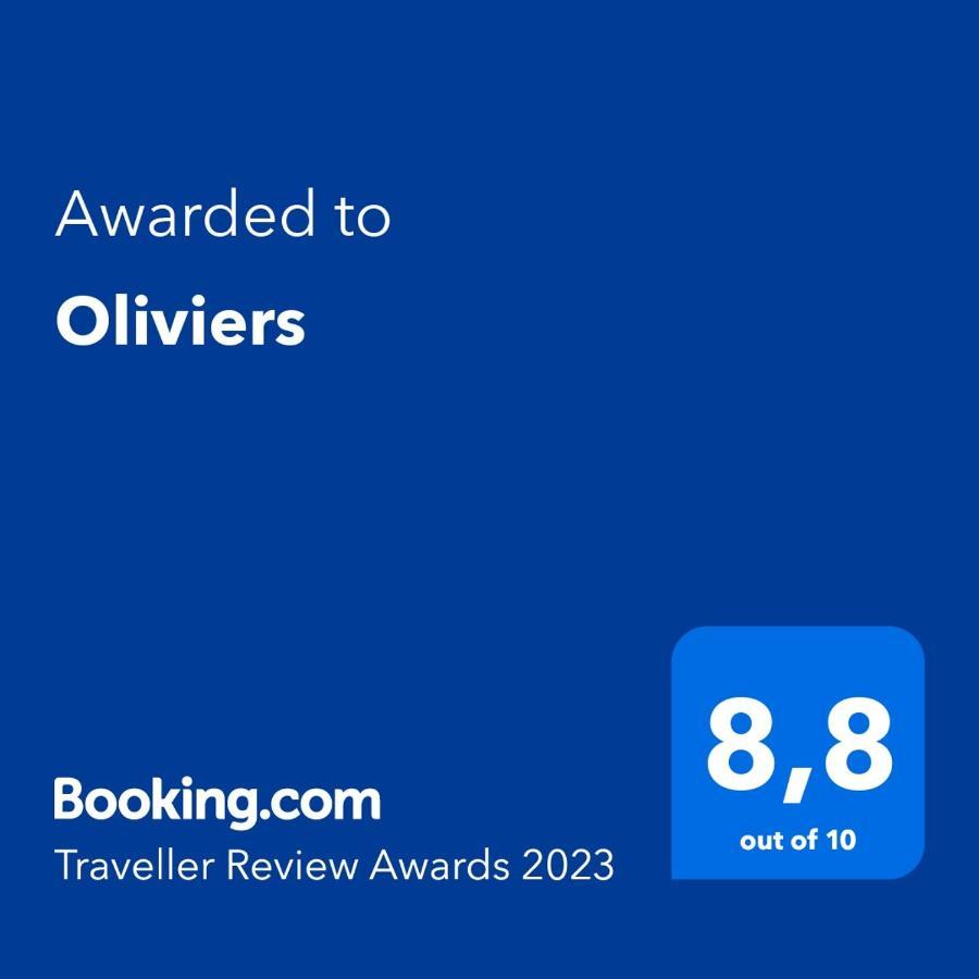 Oliviers Daire Monteux Dış mekan fotoğraf